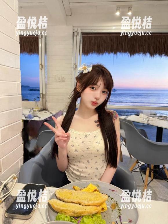 51.com 51.com视频:时间都在屏幕前凝滞,仿佛每秒钟都在挑逗我的好奇心。