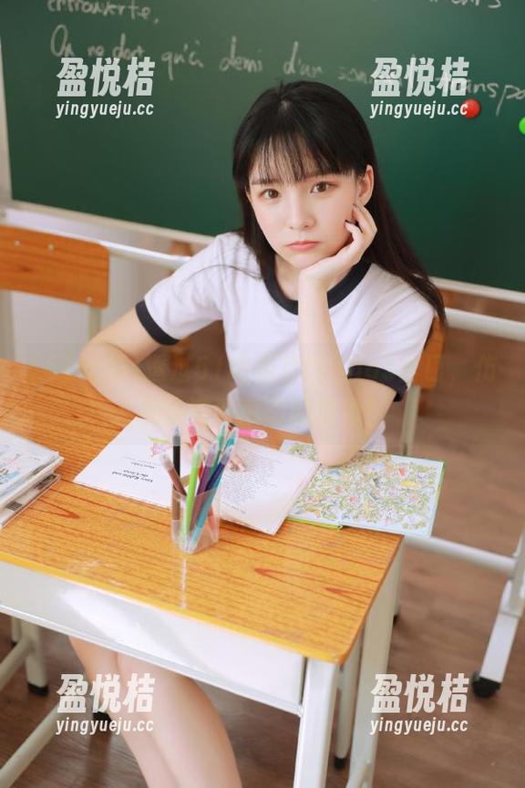 透过51吃瓜官网的ios窗口，仿佛能闻到瓜田的清香！