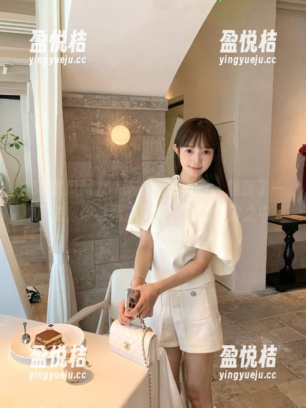 51吃瓜网 51吃瓜网的入口,像施了一种魔法,带着我遨游在八卦的宇宙之中…