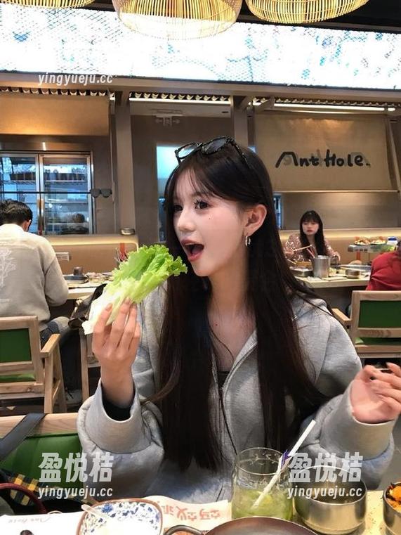 zztt 吃瓜不累—看“zztt333”视频就像一场轻松的聚会