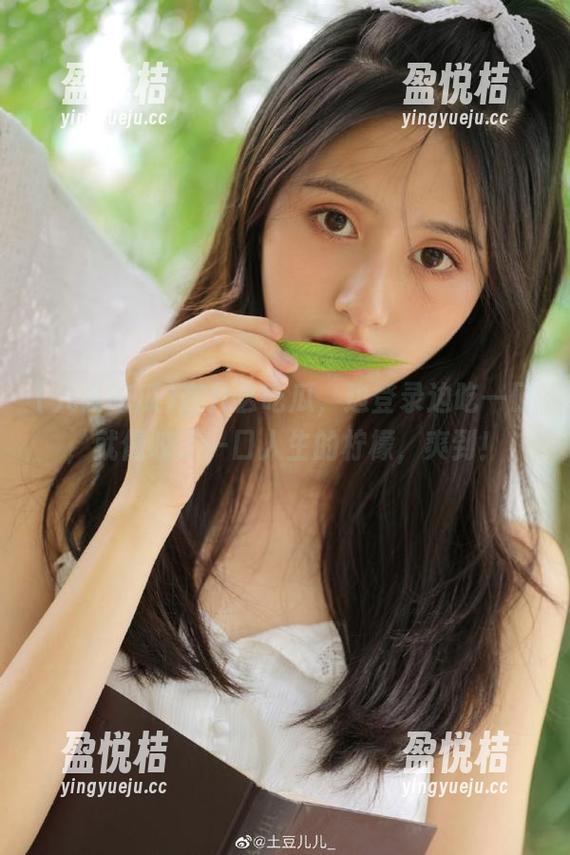 九幺吃瓜 在九幺吃瓜,边登录边吃一口,就像咬了一口人生的柠檬,爽到!