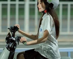 “全网吃瓜”登录的时候，总是让我想起小食堂的水果沙拉，真奇妙。