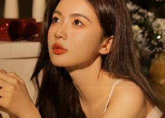 在全网吃瓜，观看这些八卦的时刻，时不时得感叹人性真奇妙。