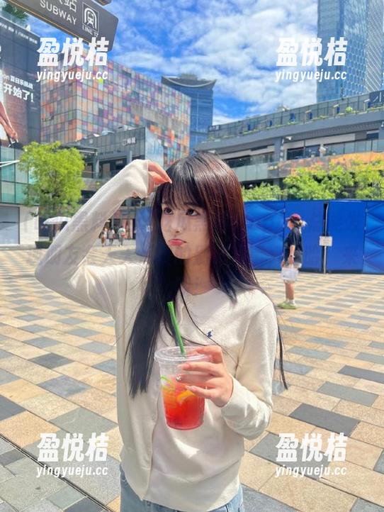 用‘吃瓜黑料’app，总能发现朋友会天天点赞的别样趣事，哈哈，来呗！