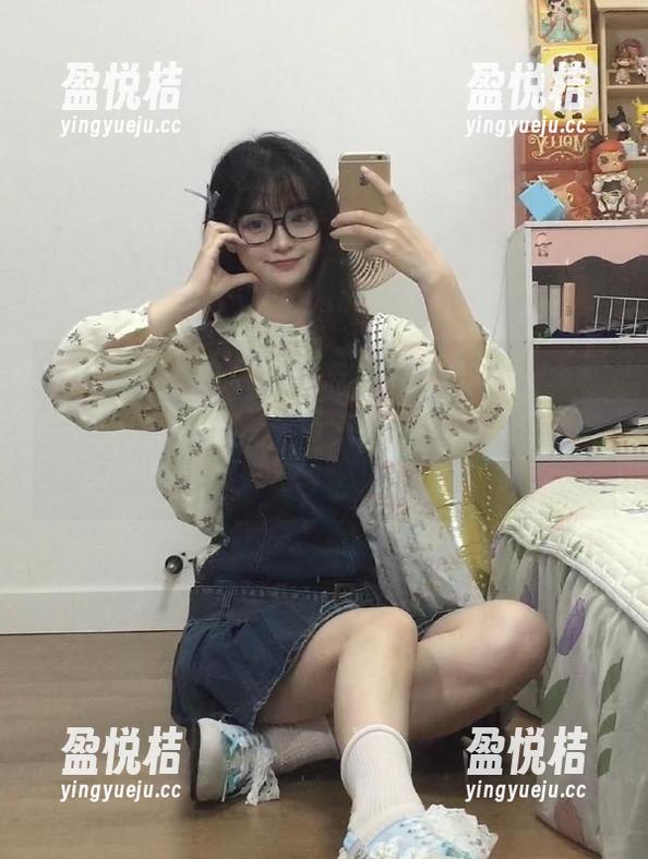 网曝吃瓜给我免费充电，主播们都拼命给“爱”充电，素颜现场果然不同寻常！