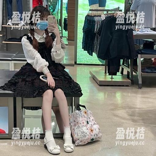 有些玩偶竟然有故事？观看黑料冲哥的最新力作，果然引人入胜！