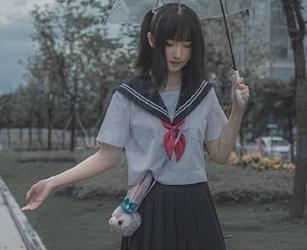 别眨眼，进入“黑料吃瓜网站”入口，瓜甜得让人忍不住舔嘴唇！