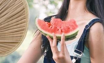 随随便便一观看，心里有点小期待，黑料在线是不是在操控我的情绪？