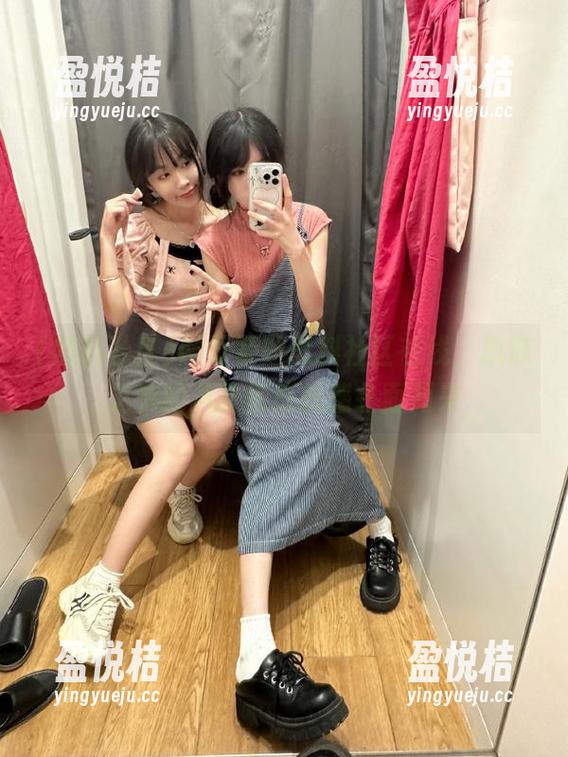 网页紧贴黑料社区在线，肌肤之亲的八卦情感触感扑面而来