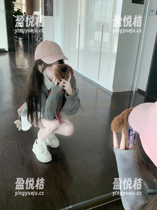 黑料社区app的分享功能真绝，随便一划竟能把八卦当故事看，心里一阵小激动。