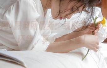 黑料网最新：线路蛮复杂，瓜果环绕，真心看不懂！