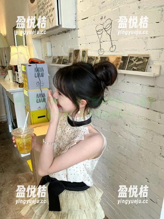 她说：在“黑料网址”上免费看瓜有多爽，你也想试试吧？